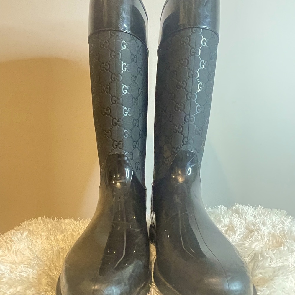 Lightly Worn Great Condition Lightly Scuffed Padd… - image 1